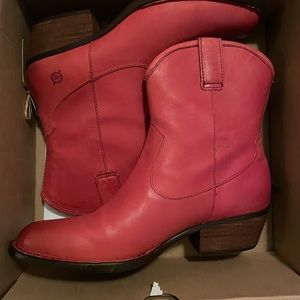 NWT Born Wynd Red Cowgirl Boots